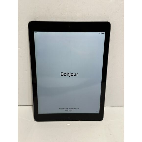 Apple iPad Air 1st Generation 32GB, Wi-Fi, 9.7in Gray MD786LL/A scratched WORKS - Picture 3 of 8